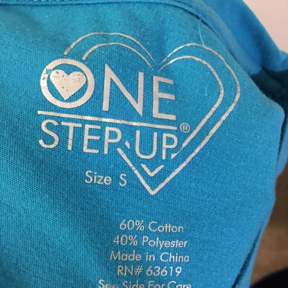 Dress style shirt - Picture 3 of 3